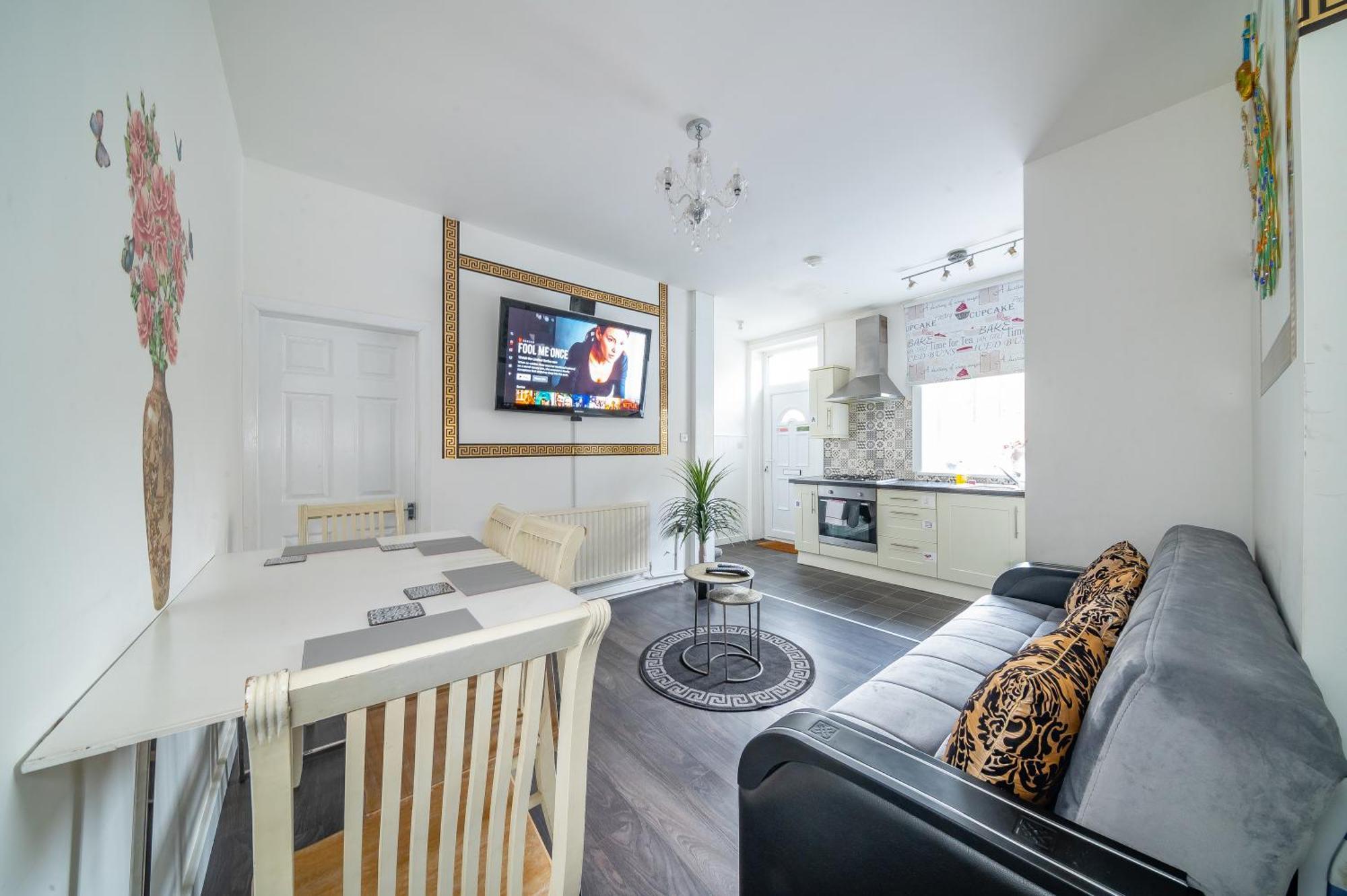*ra60g* For Your Relaxed & Cosy + Free Parking + Free Fast Wifi * Homestay